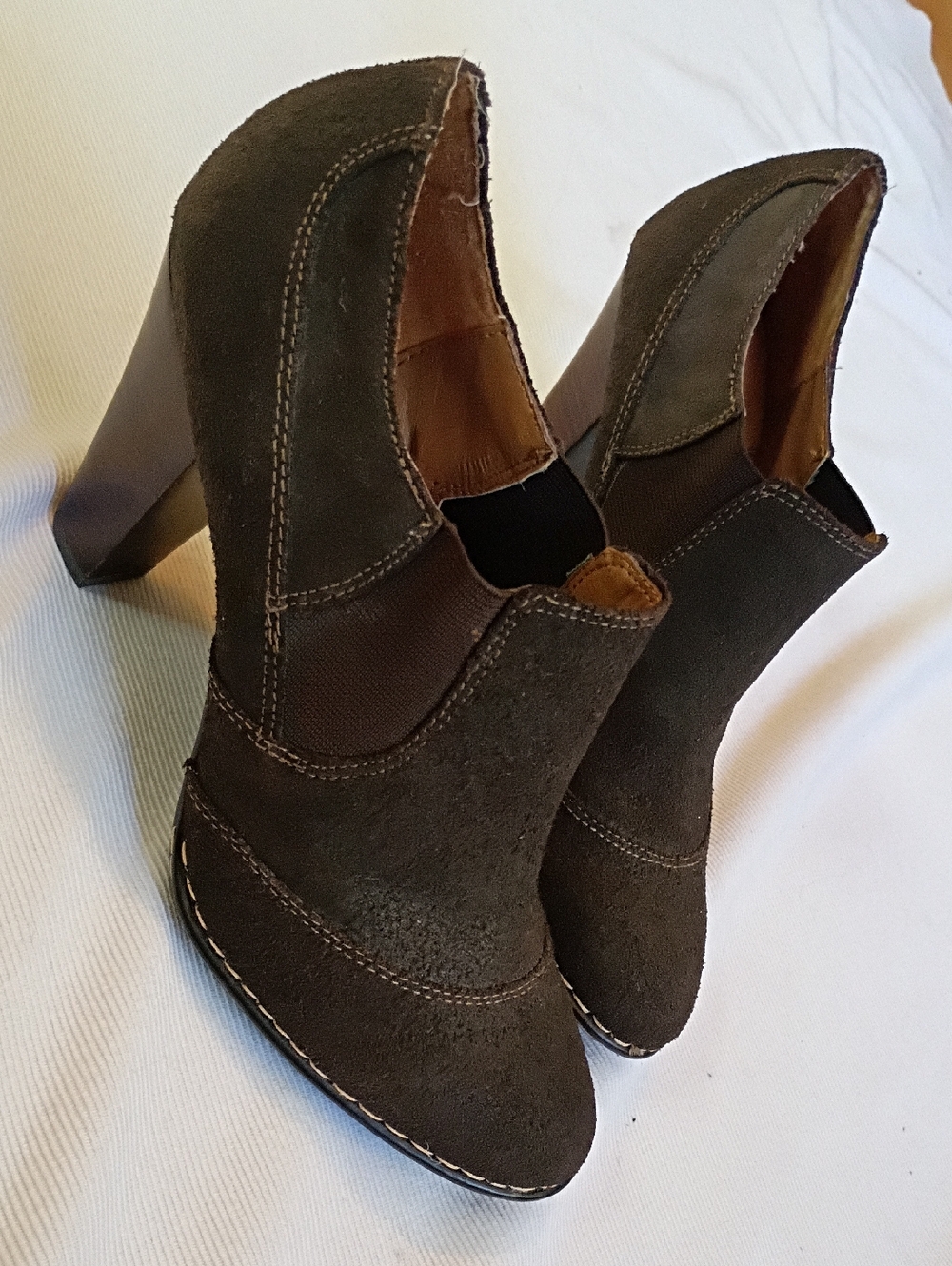 Sofft High Heels Brown Suede Ankle Boot